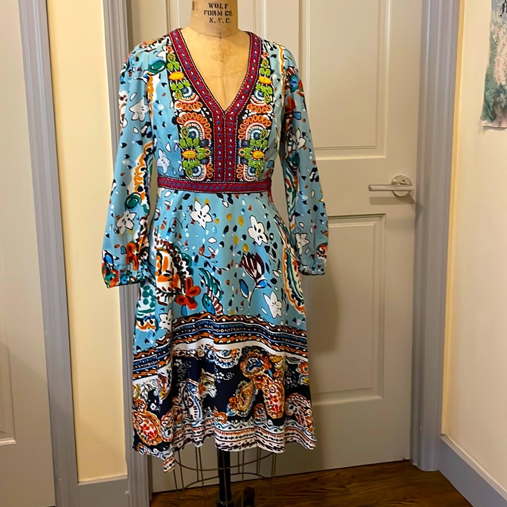 Akemi+Kin size 4 patterned dress with bead trim excellent condition long sleeve